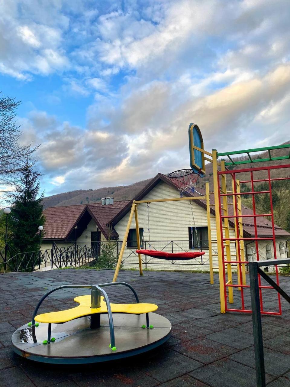 Hotel Reikartz Carpaty Schdenijewo Exterior foto